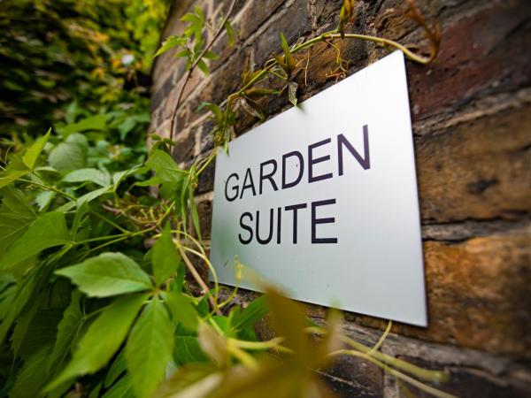 Arch Hotel : photo 9 de la chambre suite jardin