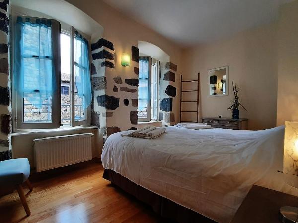 Relais du Noble Voyageur : photo 4 de la chambre chambre quadruple Économique avec salle de bains commune