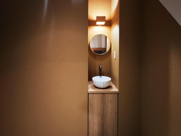 2023年6月開業 サカエ ゲストハウス : photo 4 de la chambre chambre triple avec toilettes communes