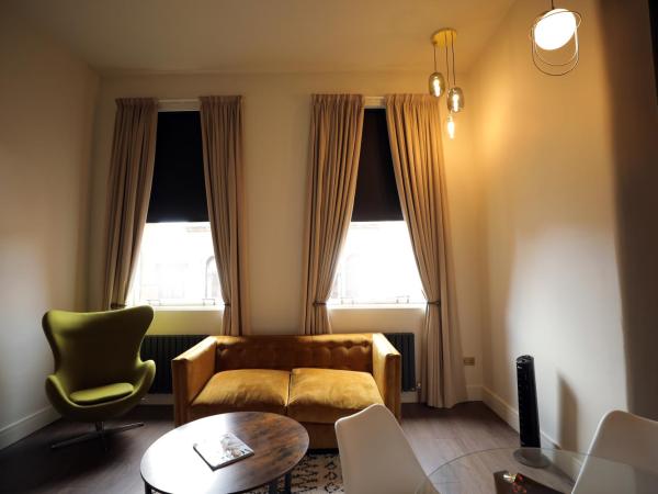 Revolver : photo 3 de la chambre appartement