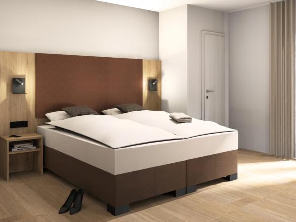 Hotel Charlotte : photo 1 de la chambre chambre double avec balcon