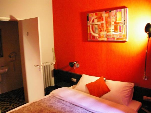 Hôtel Latino Reims Centre : photo 2 de la chambre petite chambre double