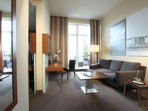 Lindner Hotel Hamburg am Michel, part of JdV by Hyatt : photo 4 de la chambre suite junior