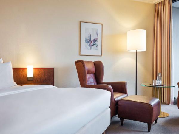 Lindner Hotel Dusseldorf Seestern, part of JdV by Hyatt : photo 3 de la chambre chambre lit queen-size