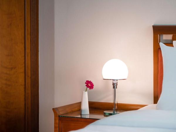 Lindner Hotel Frankfurt Main Plaza, part of JdV by Hyatt : photo 3 de la chambre chambre lit king-size avec kitchenette