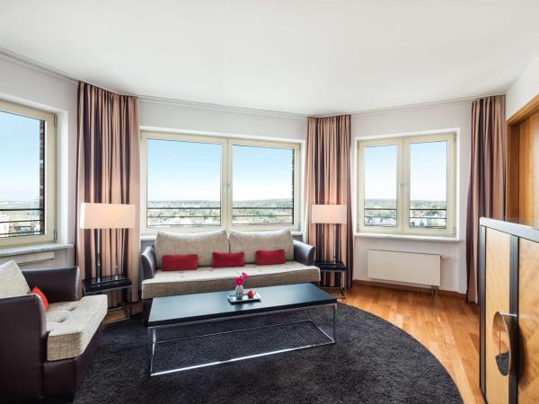 Lindner Hotel Frankfurt Main Plaza, part of JdV by Hyatt : photo 2 de la chambre chambre lit king-size deluxe