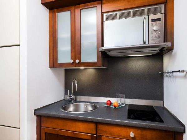 Lindner Hotel Frankfurt Main Plaza, part of JdV by Hyatt : photo 4 de la chambre chambre king de luxe avec kitchenette