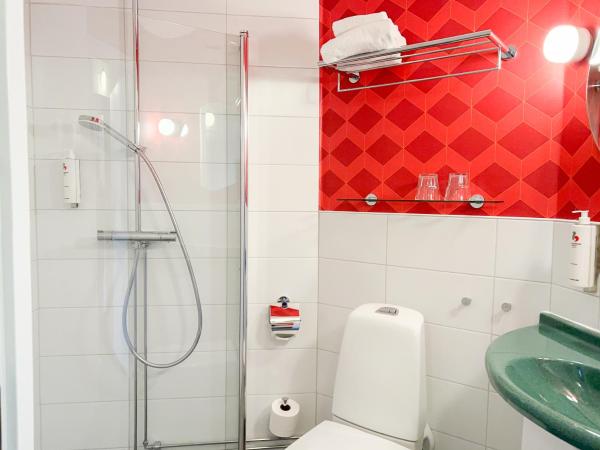 Good Morning Örebro : photo 7 de la chambre chambre triple standard