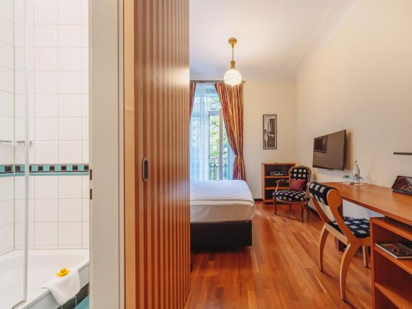 Art Deco Hotel Montana Luzern : photo 2 de la chambre chambre lit queen-size