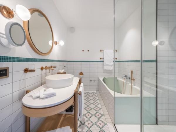 Art Deco Hotel Montana Luzern : photo 2 de la chambre suite junior de luxe avec vue sur le lac