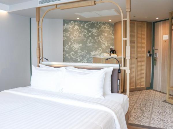 The Quarter Chaophraya by UHG : photo 9 de la chambre hébergement supérieur lit king-size avec balcon