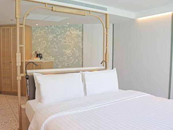 The Quarter Chaophraya by UHG : photo 4 de la chambre suite quarter junior avec lit king-size - accès à la piscine