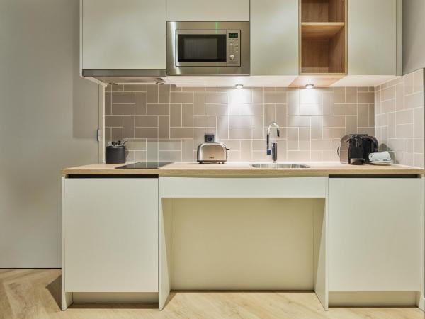 Staybridge Suites The Hague - Parliament, an IHG Hotel : photo 4 de la chambre suite studio lit queen-size - accès aux personnes à mobilité réduite