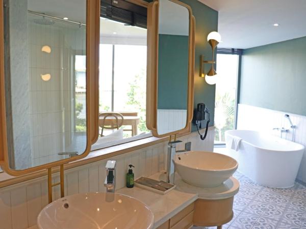 The Quarter Chaophraya by UHG : photo 8 de la chambre grande suite quarter 1 chambre avec lit king-size - vue sur rivière