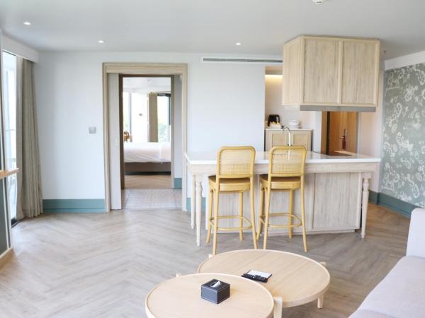 The Quarter Chaophraya by UHG : photo 5 de la chambre grande suite quarter 1 chambre avec lit king-size - vue sur rivière