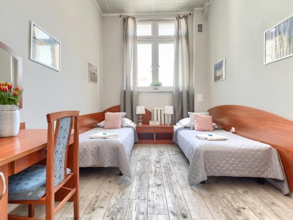 Stawa Apart Hostel : photo 5 de la chambre pokój z 2 łóżkami pojedyńczymi i wspólną łazienką na korytarzu