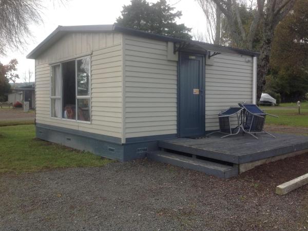 All Seasons Holiday Park : photo 3 de la chambre bungalow basique avec salle de bains séparée commune