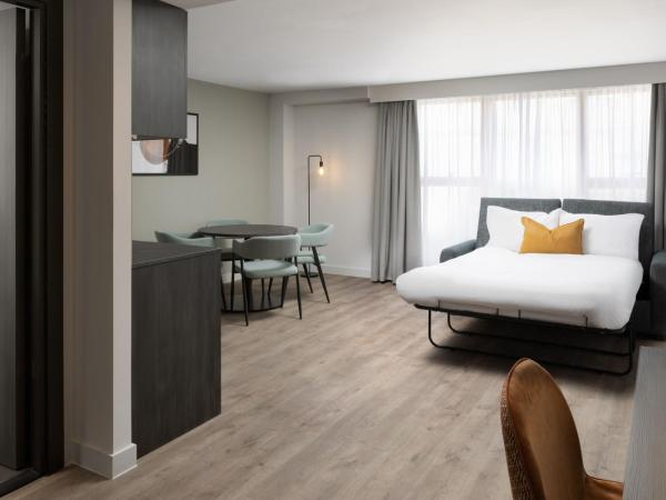 Residence Inn by Marriott Manchester Piccadilly : photo 6 de la chambre studio lit queen-size avec canapé-lit