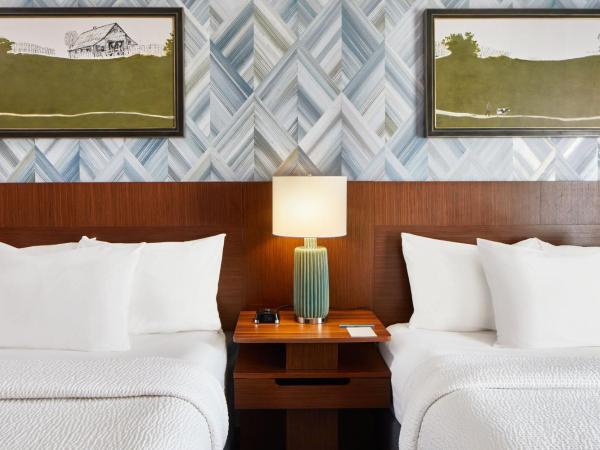Fairfield Inn and Suites by Marriott Nashville Downtown/The Gulch : photo 2 de la chambre chambre avec 2 grands lits queen-size 