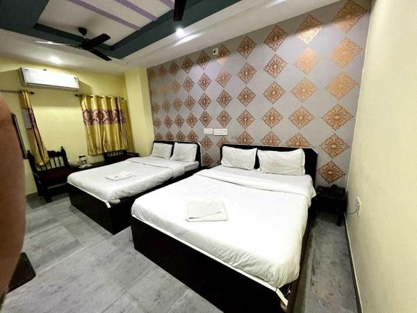Hotel Gokul Palace : photo 2 de la chambre chambre quadruple premium
