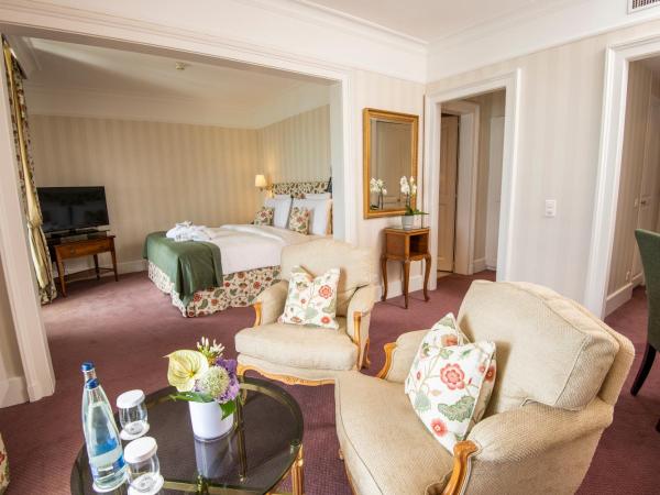 Hôtel Des Trois Couronnes & Spa - The Leading Hotels of the World : photo 3 de la chambre suite junior - vue sur lac
