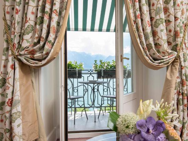 Hôtel Des Trois Couronnes & Spa - The Leading Hotels of the World : photo 2 de la chambre suite junior - vue sur lac
