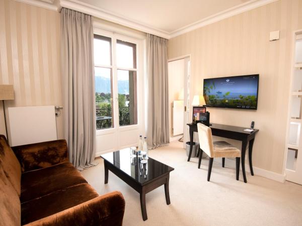 Hôtel Des Trois Couronnes & Spa - The Leading Hotels of the World : photo 1 de la chambre suite exécutive - vue partielle sur lac