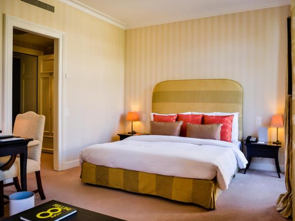 Hôtel Des Trois Couronnes & Spa - The Leading Hotels of the World : photo 5 de la chambre chambre double exécutive - vue latérale sur lac