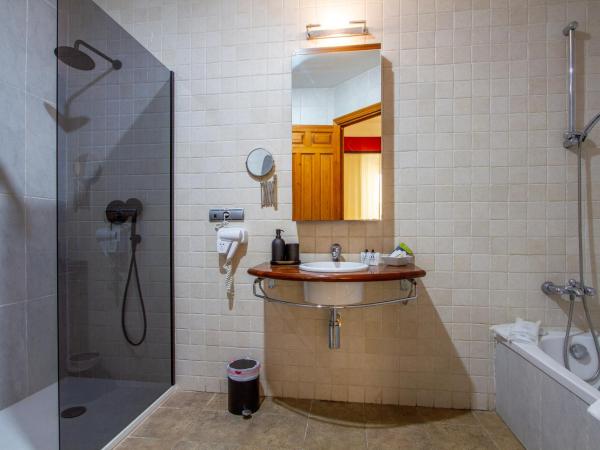 Les Monges Palace Boutique : photo 3 de la chambre chambre double deluxe