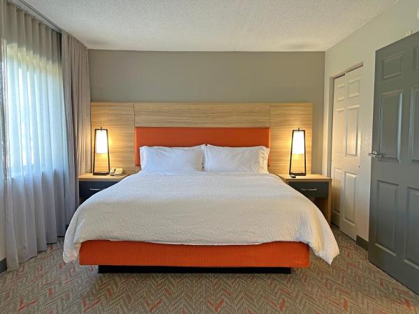 Candlewood Suites Indianapolis Downtown Medical District, an IHG Hotel : photo 6 de la chambre suite exécutive 2 chambres lit king-size - non-fumeurs