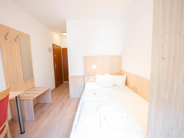 Hotel Astoria am Urachplatz : photo 9 de la chambre chambre simple