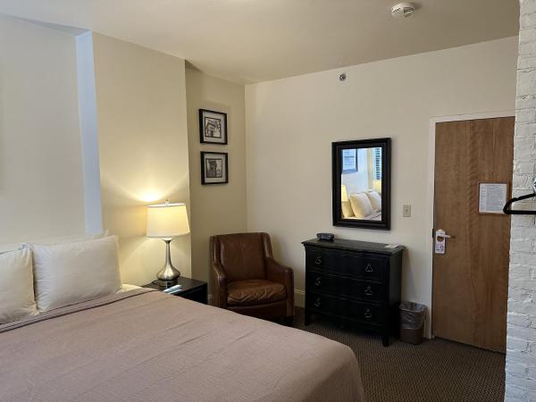 Oasis Guest House : photo 2 de la chambre chambre standard lit queen-size