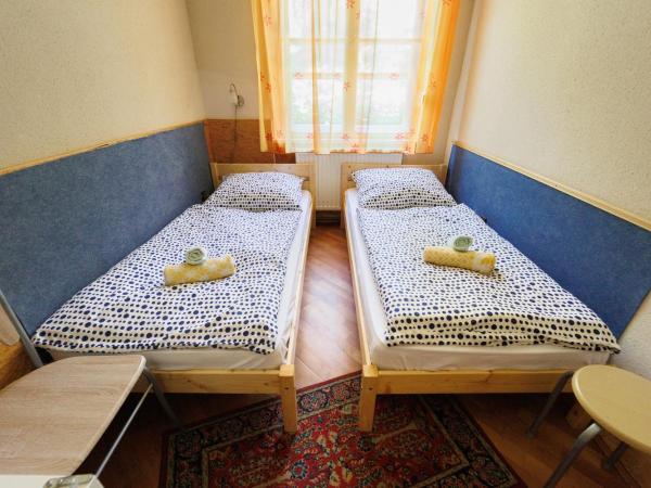 Balaton Panzió : photo 10 de la chambre chambre lits jumeaux standard