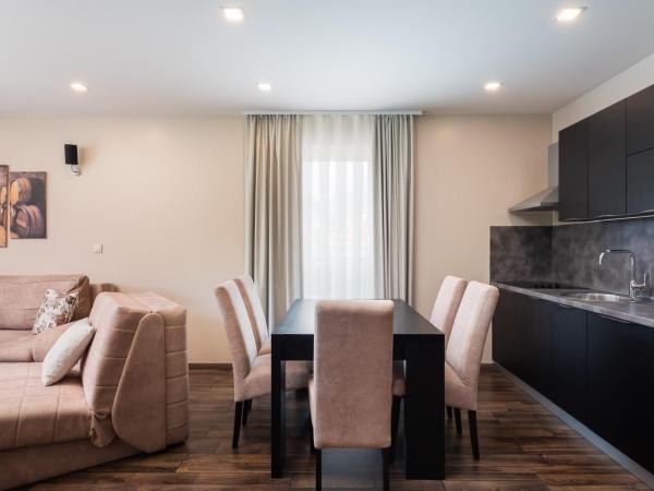 Hotel Central Beach 9 : photo 9 de la chambre appartement 1 chambre avec balcon et vue sur mer