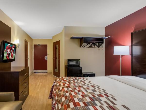 Red Roof Inn Nashville - Music City : photo 3 de la chambre chambre de luxe lit king-size – accessible aux personnes à mobilité réduite – non-fumeurs