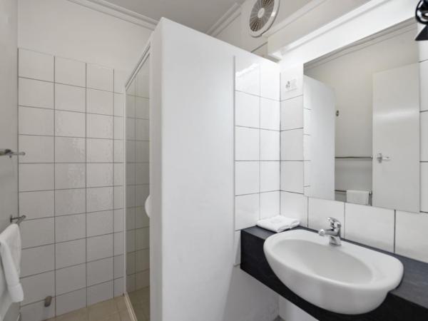 Coach House Launceston : photo 5 de la chambre chambre standard lit queen-size