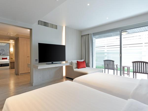 Centre Point Sukhumvit 10 : photo 2 de la chambre chambre familiale communicante (6 personnes)