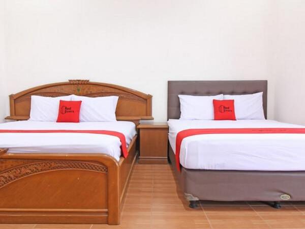 RedDoorz near UMY Yogyakarta : photo 8 de la chambre chambre familiale