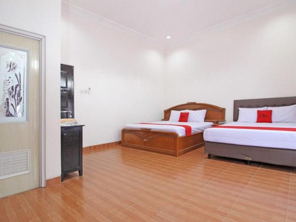 RedDoorz near UMY Yogyakarta : photo 4 de la chambre chambre familiale