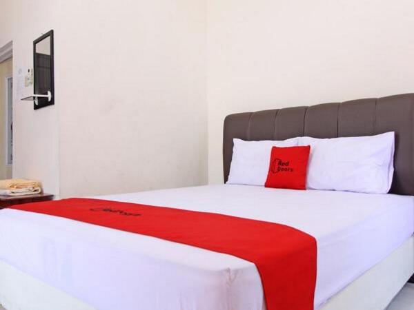 RedDoorz near UMY Yogyakarta : photo 5 de la chambre chambre double