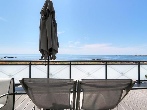 Hôtel La Petite Sirène Quiberon : photo 6 de la chambre chambre familiale - vue sur mer