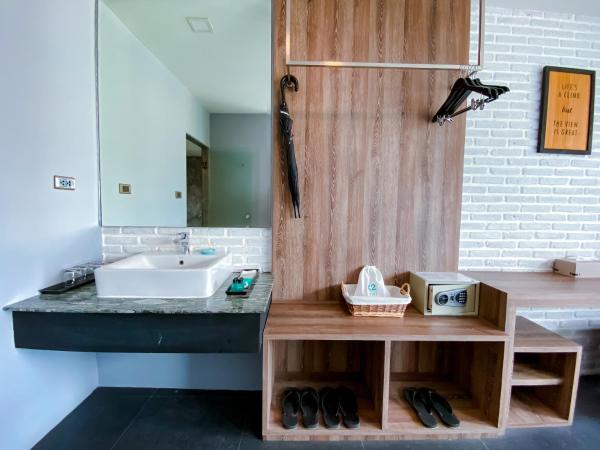 Cross Vibe Chiang Mai Decem Nimman Hotel - formerly X2 Vibe Chiang Mai Decem - SHA Extra Plus : photo 6 de la chambre suite studio triple