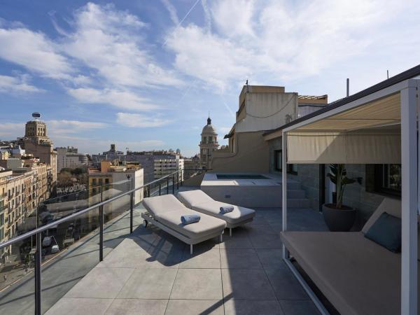 Catalonia Ramblas 4* Sup : photo 1 de la chambre suite junior deluxe panoramique avec piscine privée