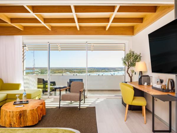 AP Eva Senses : photo 3 de la chambre suite deluxe - vue sur ria formosa