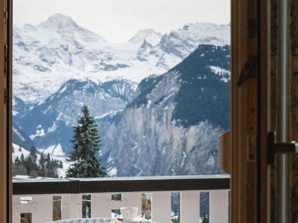 Hotel Silberhorn - Residences & Spa Wengen : photo 3 de la chambre suite avec balcon - vue sur la jungfrau