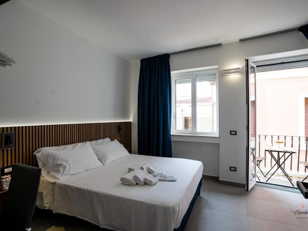 Humboldt Luxury Rooms Taormina : photo 1 de la chambre suite junior avec balcon