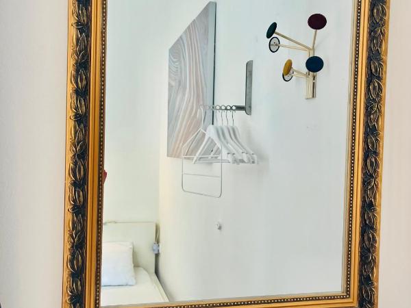 City Rooms : photo 6 de la chambre chambre double standard avec salle de bains commune