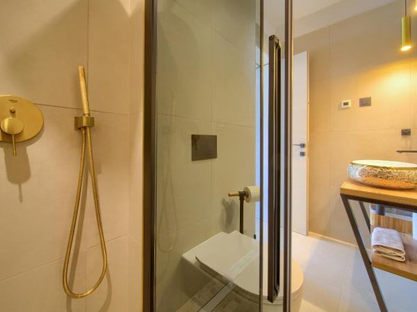 Portella Rooms : photo 8 de la chambre chambre double deluxe avec balcon - vue sur mer