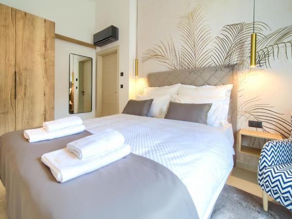 Portella Rooms : photo 1 de la chambre chambre double deluxe avec balcon - vue sur mer