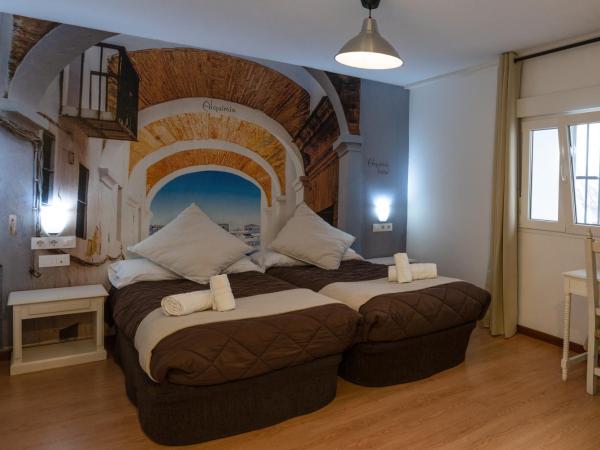 Hotel Alquimia Cadiz : photo 4 de la chambre chambre double Économique avec salle de bains privative